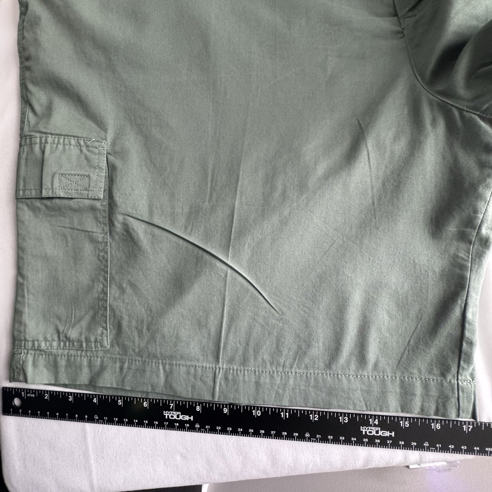 Columbia Red Bluff Cargo Shorts Mens 54 Olive Green 10" Inseam NWT Outdoor - Picture 12 of 12